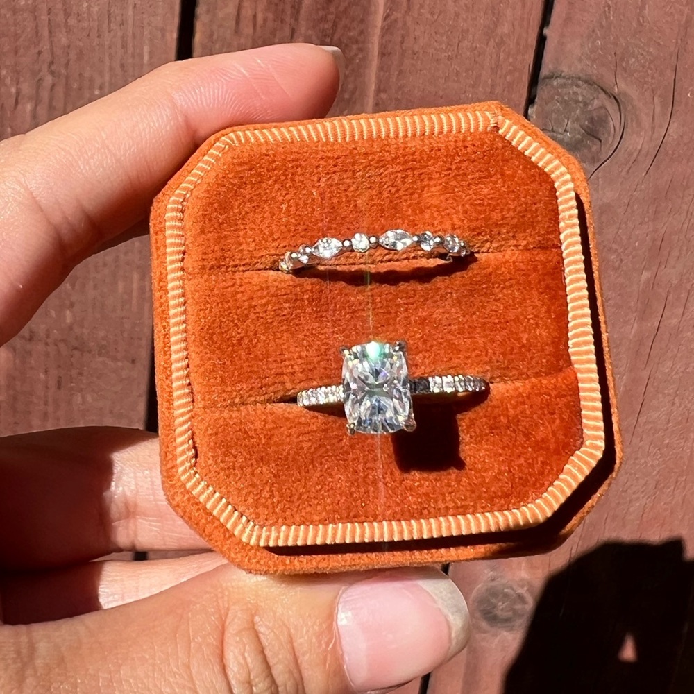 Engagement ring set